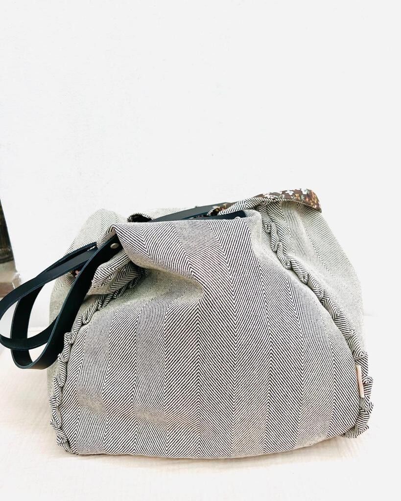 Maxi borsa nera a spina di pesce