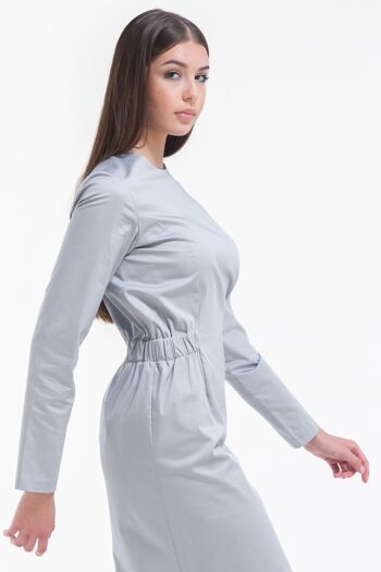 Robe fourreau gris perle élégante et décontractée 4