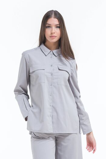 Chemise gris clair avec poches plaquées 3