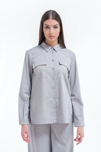 Chemise gris clair avec poches plaquées 4