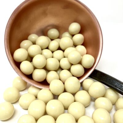 Bolitas de maíz con chocolate blanco (a granel 1kg)