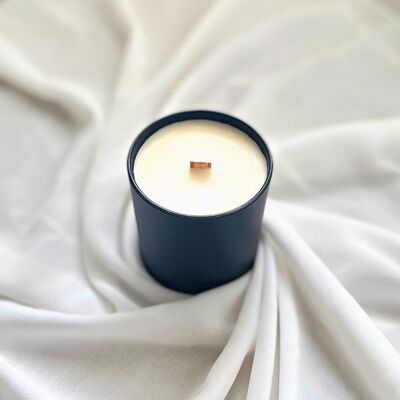 20cl White Label - Spiced Cocoa & Candy Cane Candle