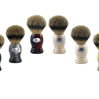 Shaving brush in a bundle with a price advantage