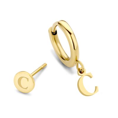 Ciondolo a forma di lettera C con orecchini a bottone e cerchi in acciaio inossidabile placcato agli ioni d'oro