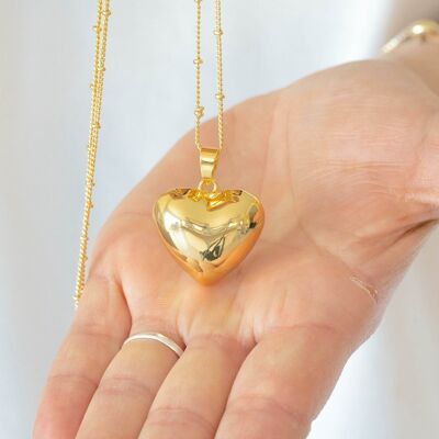 Yellow gold heart maternity bola