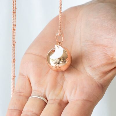 Smooth Pregnancy Bola Rose Gold Mother-of-Pearl Charm
