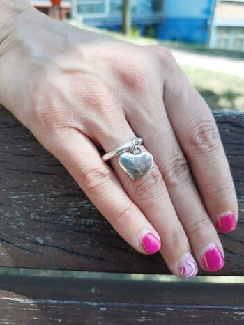 Bague fine avec coeur suspendu 2