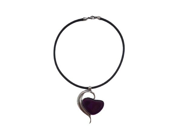 Leather choker with heart
