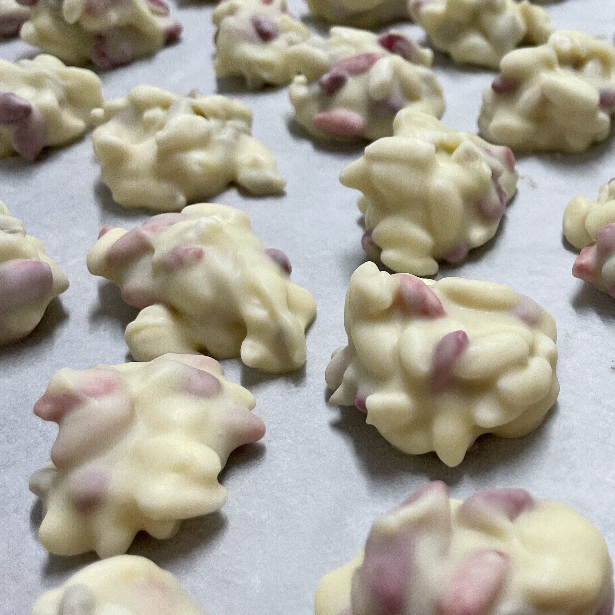Arroz inflado Rochers con frutas (chocolate blanco ecológico)