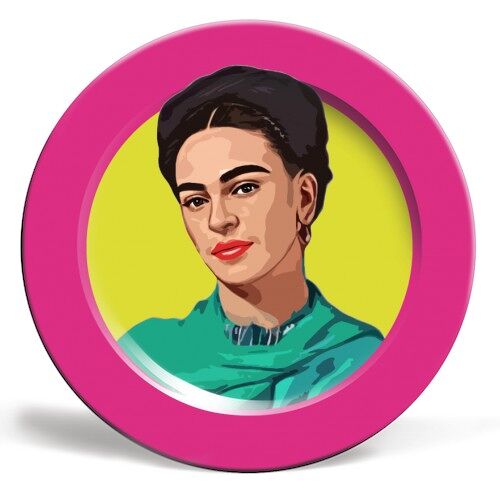Plates 'FRIDA PINK' by DOLLY WOLFE