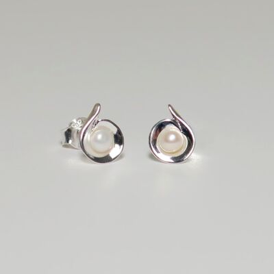 Orecchini a bottone in argento 925 con perla