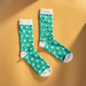 Chaussettes Aqua Blue Green en coton égyptien pour hommes avec des tortues blanches dessus 4