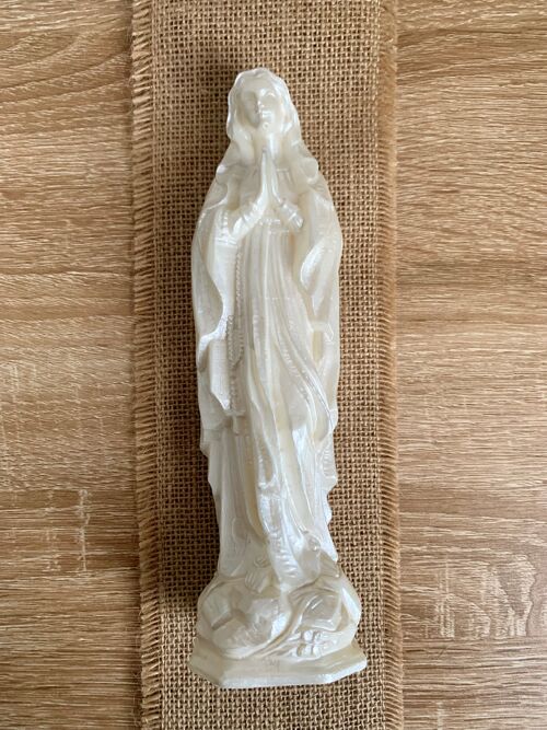 Madonna in lacquered wax Pearls of Nacre