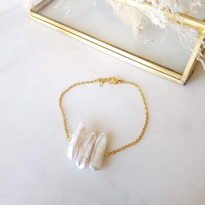 WHITE SHIRA BRACELET