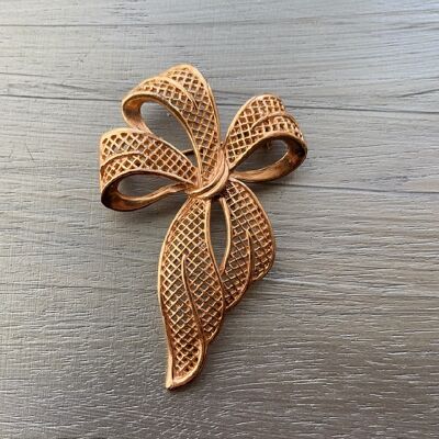 BOW BROOCH