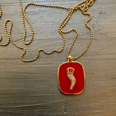 LUCKY RED PLATE NECKLACE
