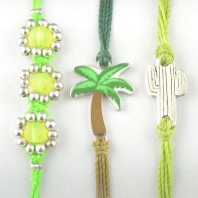 Pila di braccialetti tropicali