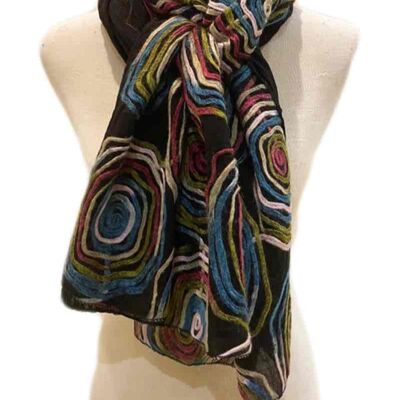 Soft round pattern scarf