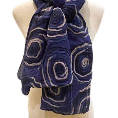 Soft round pattern scarf