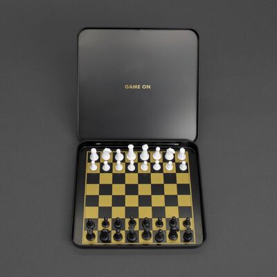I&g game on - chess set