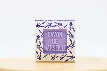 Savon de Marseille à la  lavande et son packaging 1