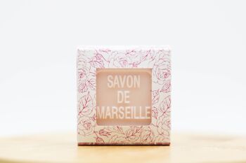 Savon de Marseille à la rose avec son packaging 1