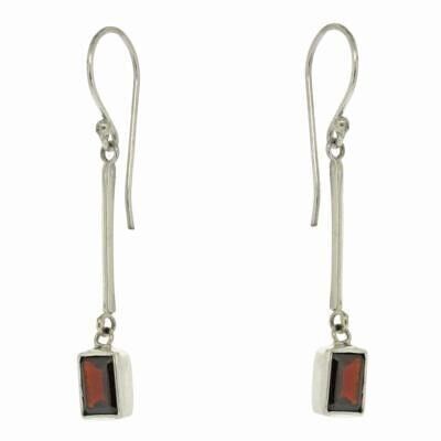 Boucles d'oreilles en argent rectangle à facettes grenat avec boîte de présentation