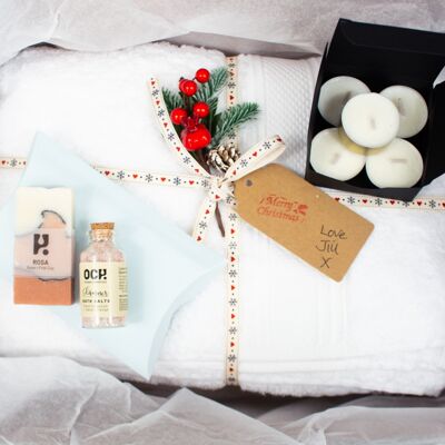 Weihnachts-Spa-Geschenkbox, Entspannungsset für Sie, natürliche handgemachte Seife, Badesalz und Kerzen mit Badetuch aus ägyptischer Baumwolle