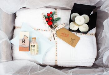 Coffret cadeau Xmas Spa, ensemble de relaxation pour elle, savon naturel fait main, sels de bain et bougies avec serviette de bain en coton égyptien 1