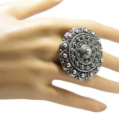 Very big ring with many zeeuwse knopjes 4,5 cm, silverplated, one size fits all