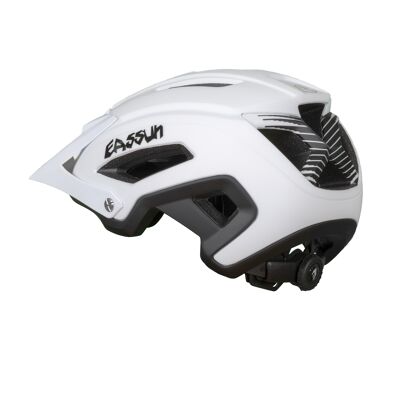 BTM03 - EASSUN Tuca MTB Enduro Helmet with Visor, Very Light and Ventilable