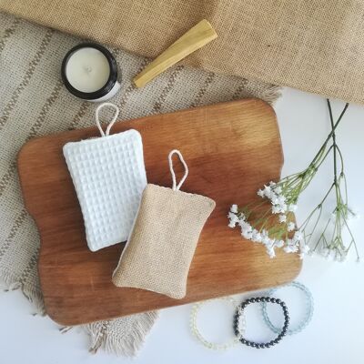 Washable and reusable scraper sponge padded with burlap for the kitchen