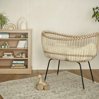 The Willow Crib - With Sheepskin
