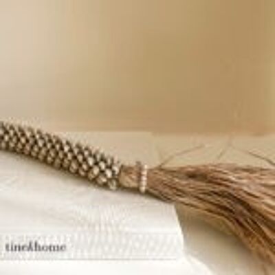 Tassel shells Lea beige raffia