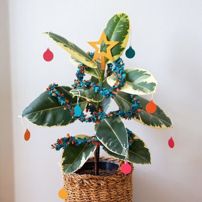 Adornos navideños con plantas en maceta