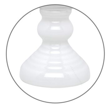 Vase boule sur socle blanc 2