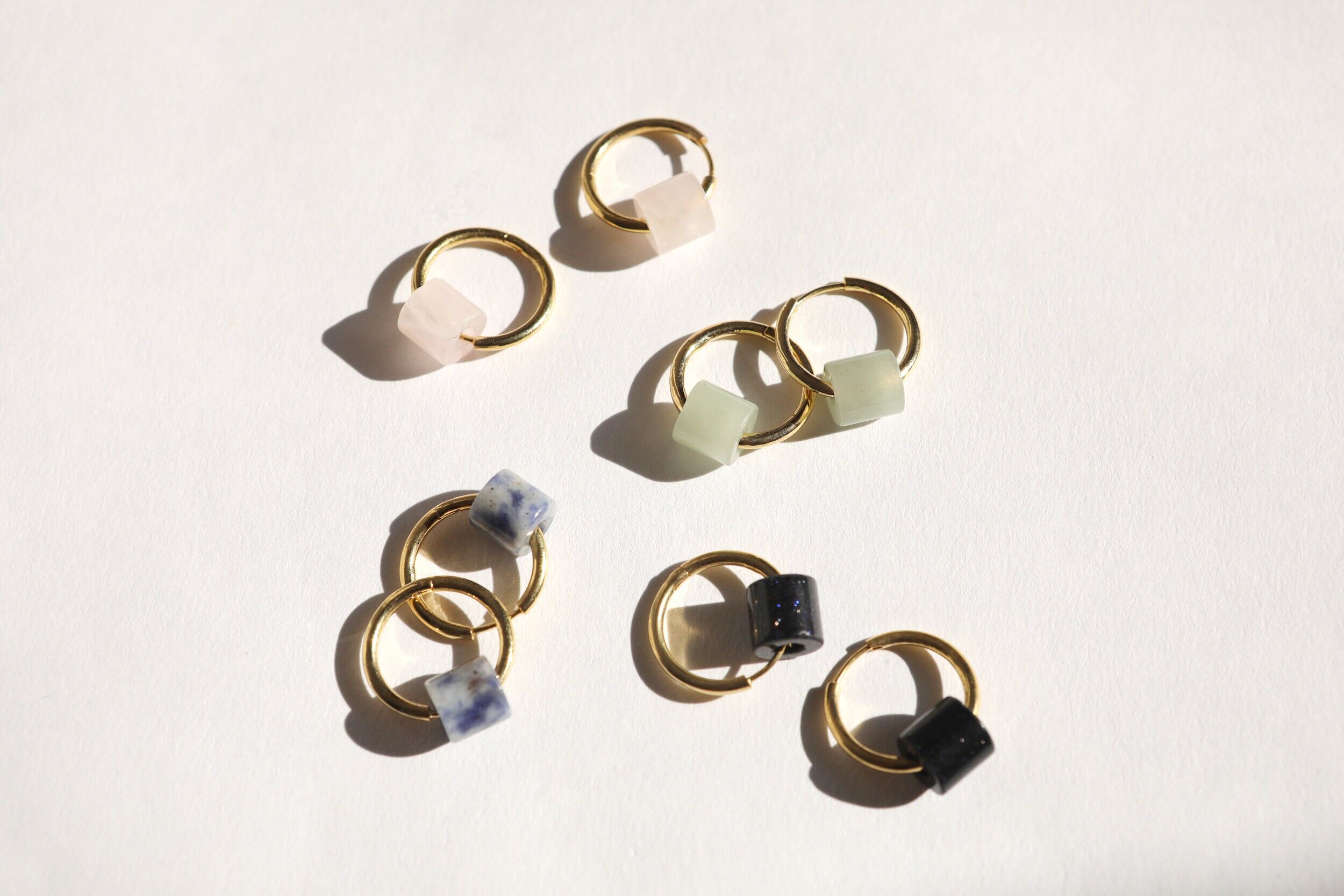 Kreolen mit Rouleaux von Pierres Precieuses