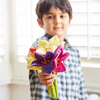 Bouquet de fleurs en feutre multicolore 10