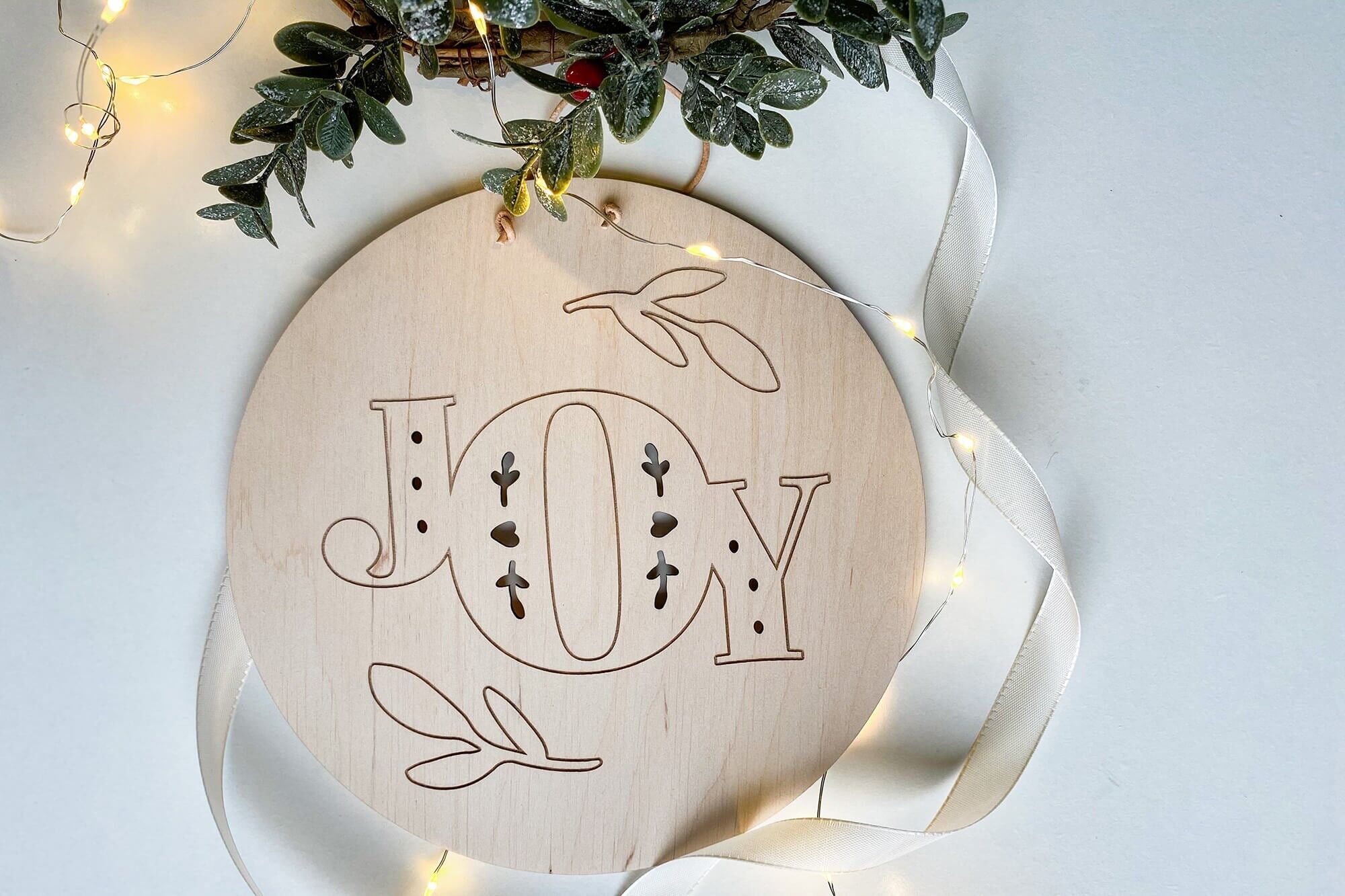 Joy mit Zweigen - 15cm