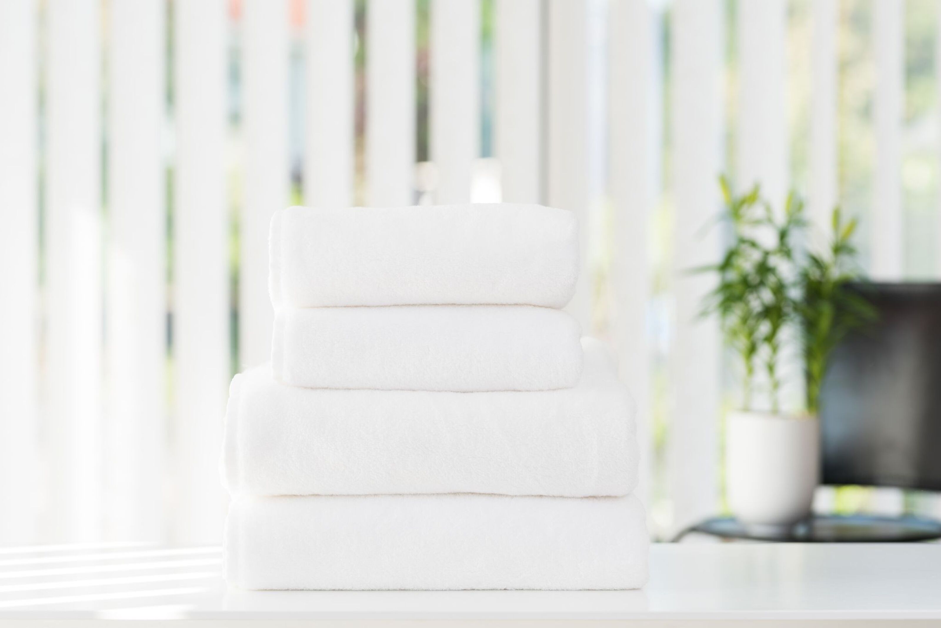 100% Egyptian Cotton  Bath Towels (70x140cm) - White