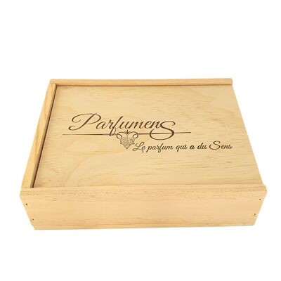 Coffret en bois gravé