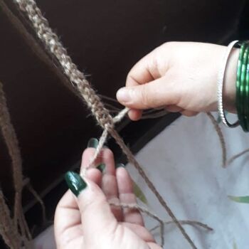 cintre végétal durable macrame jute & argent - L65cm - fait main au Népal - cintre plante macramé 6