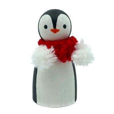 bambola cono di legno pinguino sostenibile + sciarpa rossa - 100% lana morbida - lavorata a mano all'uncinetto in Nepal - dipinta a mano nei Paesi Bassi - bambola cono di legno rossa