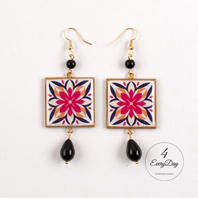 Earrings : majolica red and black squares
