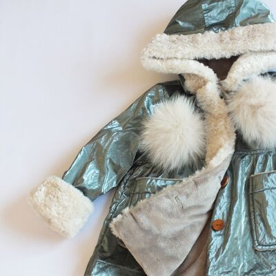 COCKER KAKY: Khaki coat with a hood and natural fur pompoms.