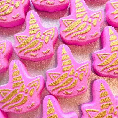 Unicorn Novelty Bath Bomb In Raspberry & Vanilla Fragrance