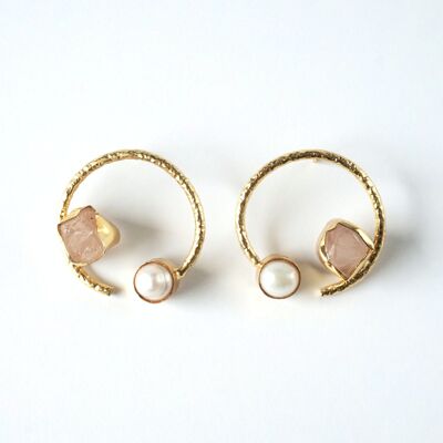 Open hoop earrings with rose quartz and pearl.   Golden.  	Spring.   Hand made.   Weddings, guests.
