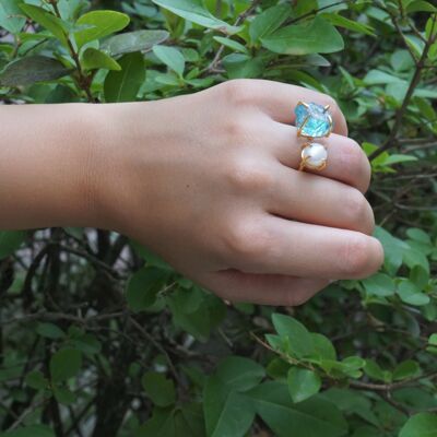 Women's gold rings.  	Adjustable.   Blue crystal and pearl.   Costume jewelry, jewelry.  	Spring.   Hand made.   Weddings, guests.