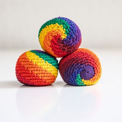 Balle de jonglerie, crochetée en spirale arc-en-ciel, env.6 cm, remplissage à 95%