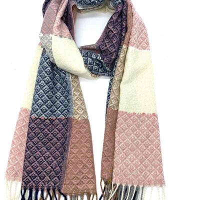 Soft scarf with sparkle